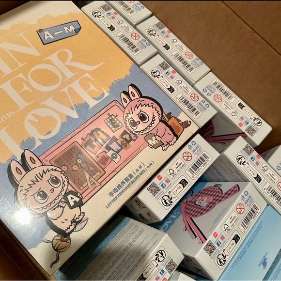 THE MONSTERS Pin for Love Series Letter Pendant 𝐈 Pop Mart Authentic BNIB - Picture 8 of 13